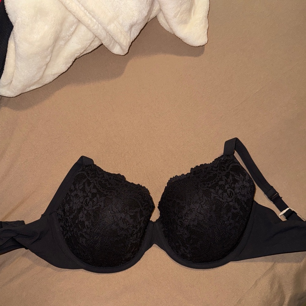 SKIMS Brand New 34DDD